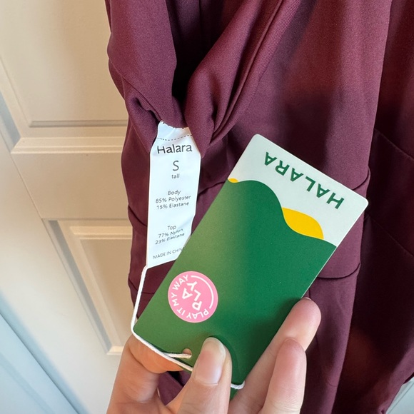 Brand new! Burgundy jumpsuit in size small tall from Halara. - Picture 5 of 5